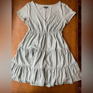 Women’s V-neck ruffled dress